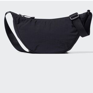 Uniqlo_ Round Mini Shoulder Bag (Black)